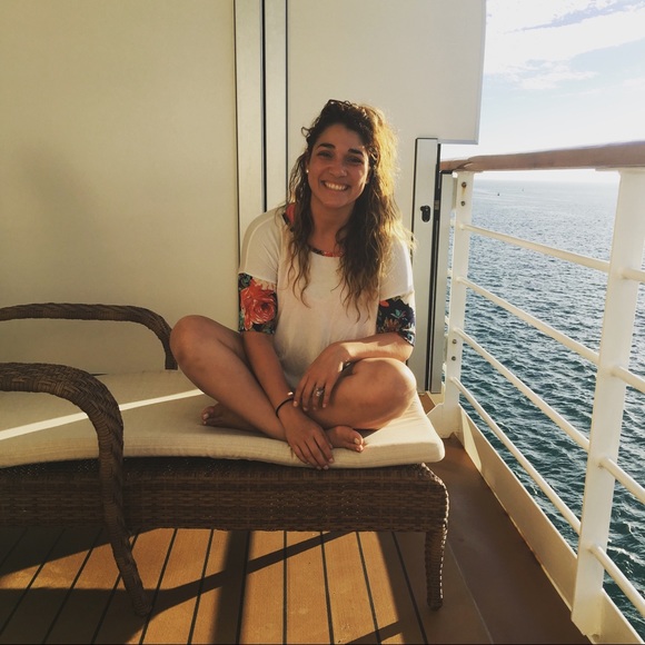 What’s up shopping world . - Picture 3 of 5